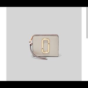 Marc Jacobs THE
SNAPSHOT MINI COMPACT WALLET